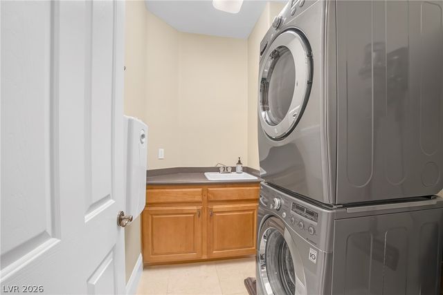 32 Cerchio Basso, Henderson, NV 89011