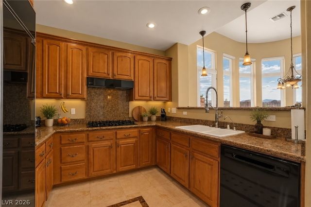 32 Cerchio Basso, Henderson, NV 89011