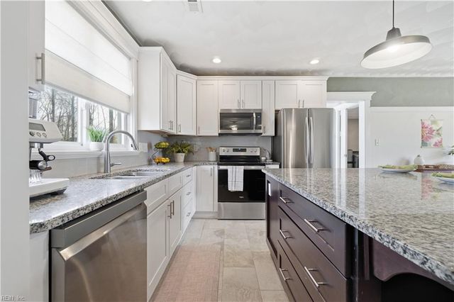 968 Scenic Blvd, Chesapeake, VA 23322