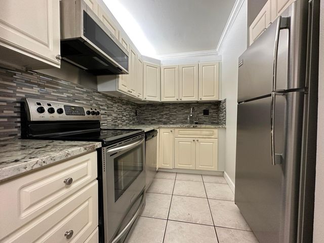 555 SE 8th Street 151, Deerfield Beach, FL 33441