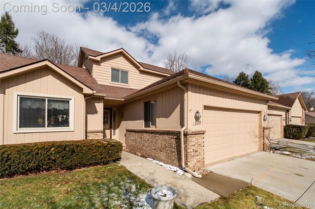31280 Misty Pines Drive, Farmington Hills, MI 48336