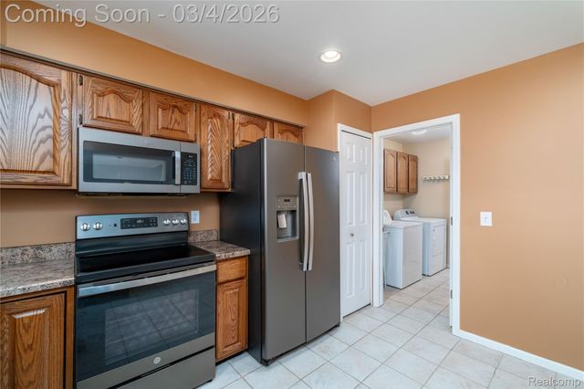 31280 Misty Pines Drive, Farmington Hills, MI 48336