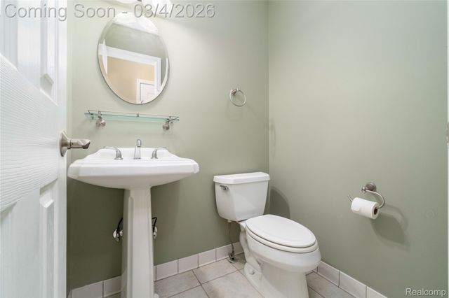 31280 Misty Pines Drive, Farmington Hills, MI 48336