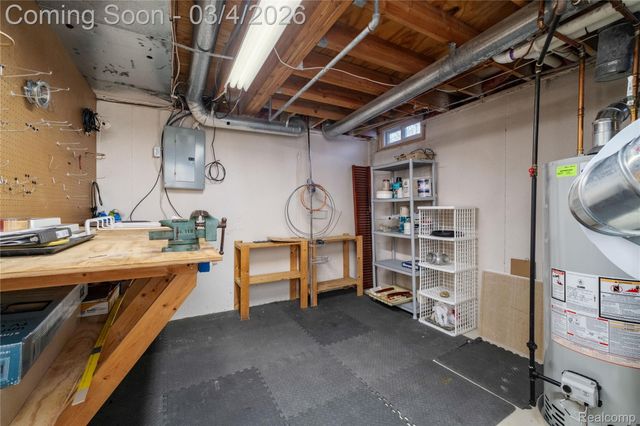 31280 Misty Pines Drive, Farmington Hills, MI 48336