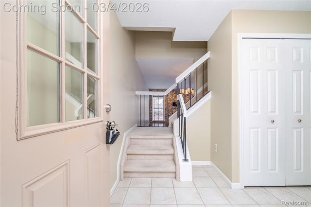 31280 Misty Pines Drive, Farmington Hills, MI 48336