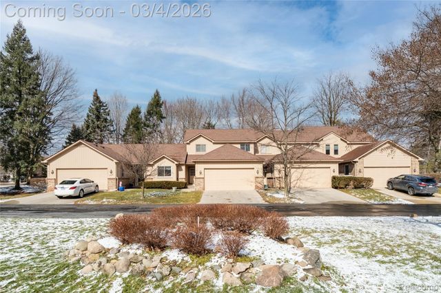 31280 Misty Pines Drive, Farmington Hills, MI 48336