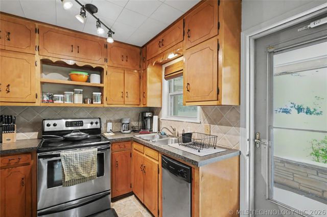 19116 W Beechwood, Cookson, OK 74427