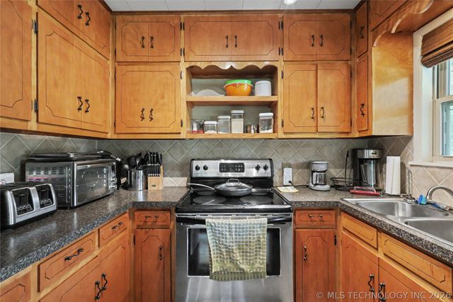 19116 W Beechwood, Cookson, OK 74427