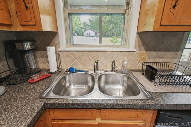 19116 W Beechwood, Cookson, OK 74427