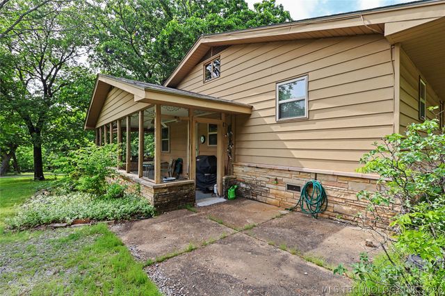 19116 W Beechwood, Cookson, OK 74427