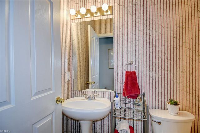 3008 Looking Glass CT, Virginia Beach, VA 23456