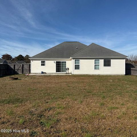 300 Cadenza Lane, Richlands, NC 28574