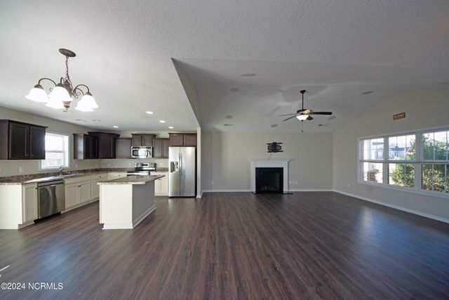 300 Cadenza Lane, Richlands, NC 28574