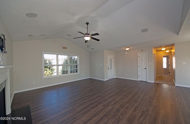 300 Cadenza Lane, Richlands, NC 28574