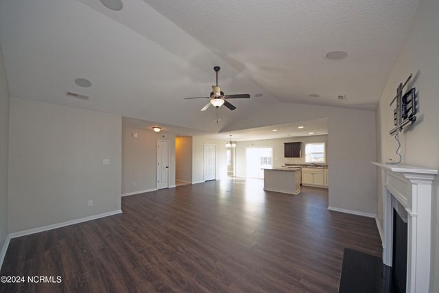 300 Cadenza Lane, Richlands, NC 28574