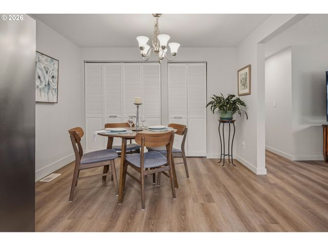 13885 Sw 104TH Ave, Tigard, OR 97223