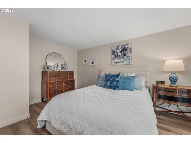 13885 Sw 104TH Ave, Tigard, OR 97223