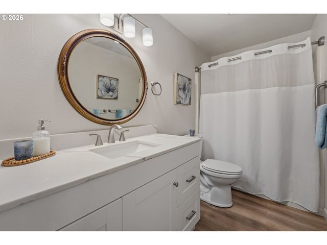 13885 Sw 104TH Ave, Tigard, OR 97223