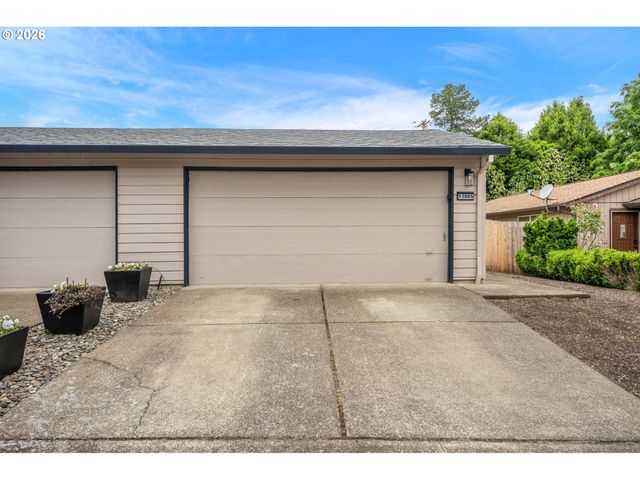 13885 Sw 104TH Ave, Tigard, OR 97223