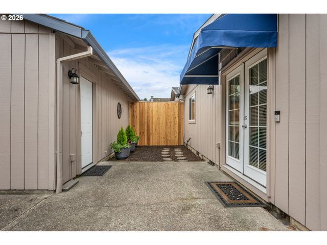 13885 Sw 104TH Ave, Tigard, OR 97223