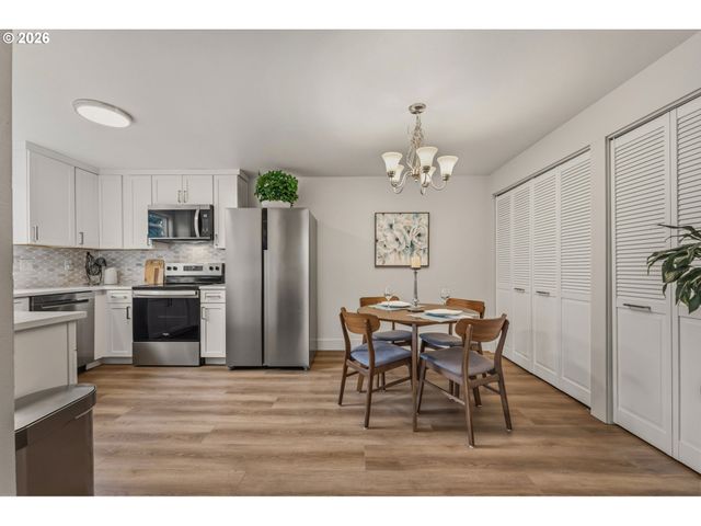 13885 Sw 104TH Ave, Tigard, OR 97223