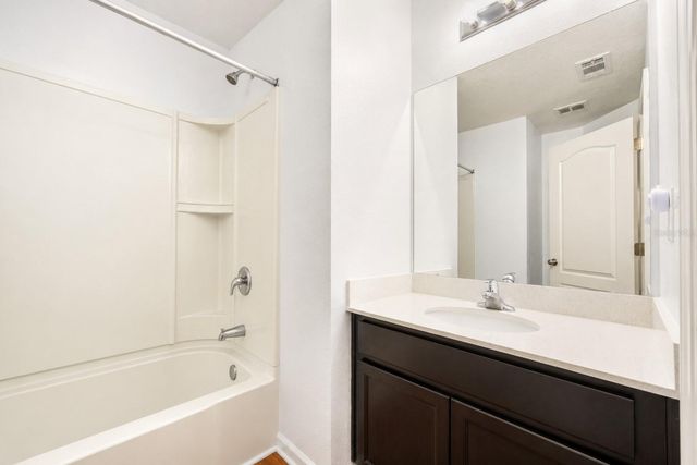 706 W CHELSEA STREET, Deland, FL 32720