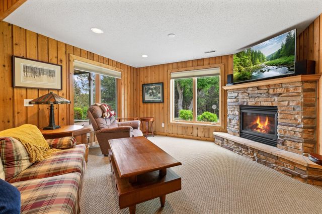 378 Andrews Bay, Hudson, WI 54016