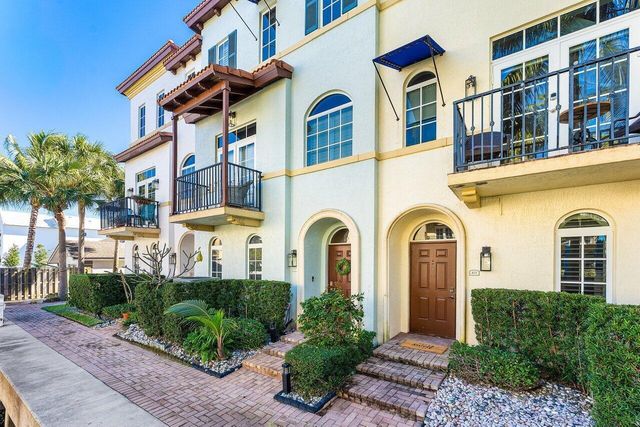 813 Estancia Way, Boynton Beach, FL 33435