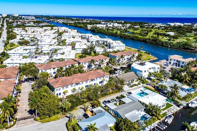 813 Estancia Way, Boynton Beach, FL 33435