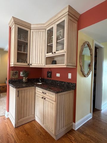 1683 CASTAWAY Court, Hoffman Estates, IL 60010
