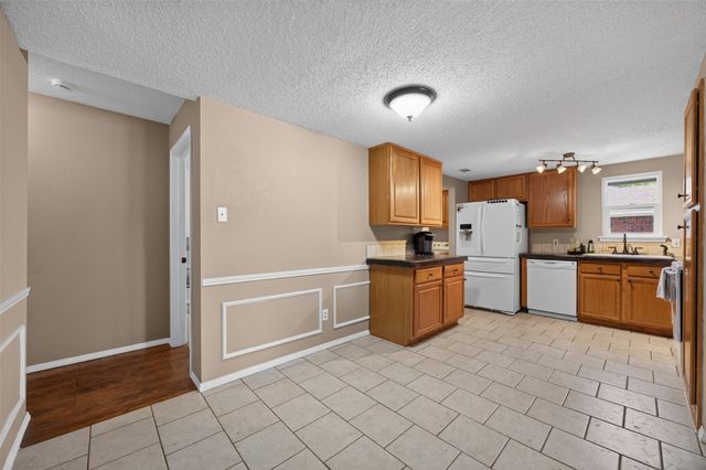 203 Briarglen Drive, Cedar Hill, TX 75104