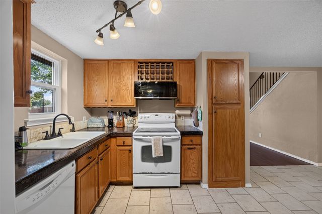 203 Briarglen Drive, Cedar Hill, TX 75104