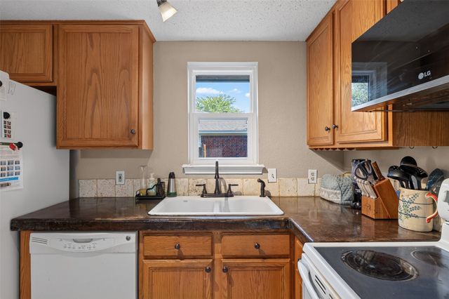 203 Briarglen Drive, Cedar Hill, TX 75104
