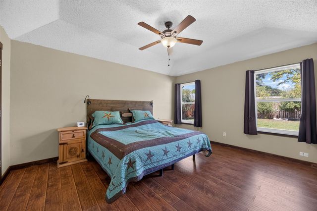 203 Briarglen Drive, Cedar Hill, TX 75104