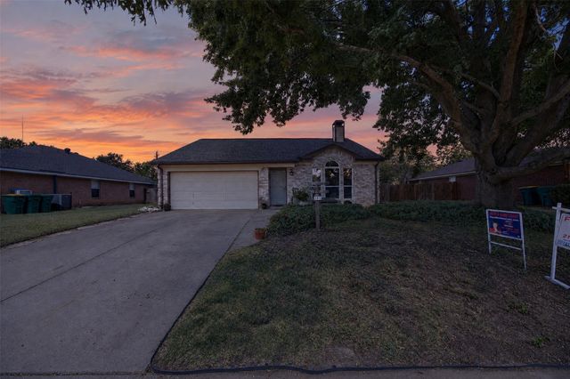 203 Briarglen Drive, Cedar Hill, TX 75104