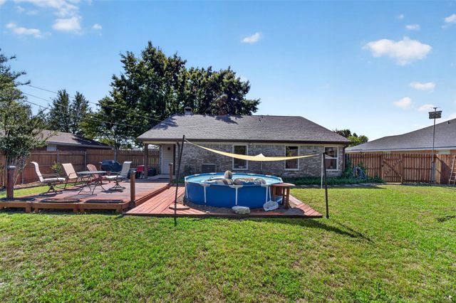 203 Briarglen Drive, Cedar Hill, TX 75104