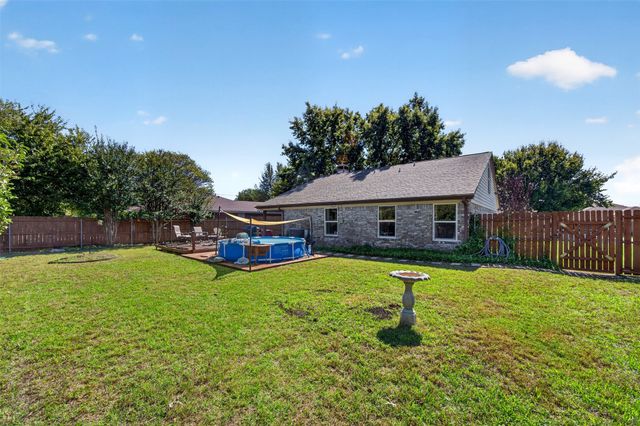 203 Briarglen Drive, Cedar Hill, TX 75104