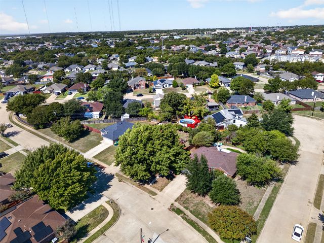 203 Briarglen Drive, Cedar Hill, TX 75104