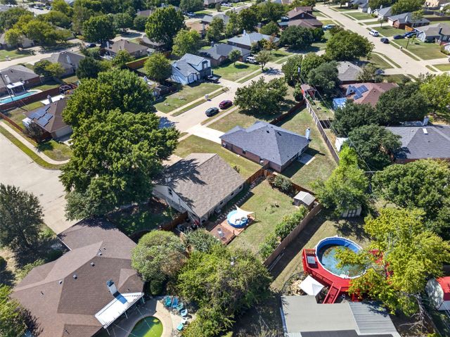 203 Briarglen Drive, Cedar Hill, TX 75104
