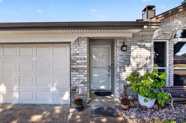 203 Briarglen Drive, Cedar Hill, TX 75104