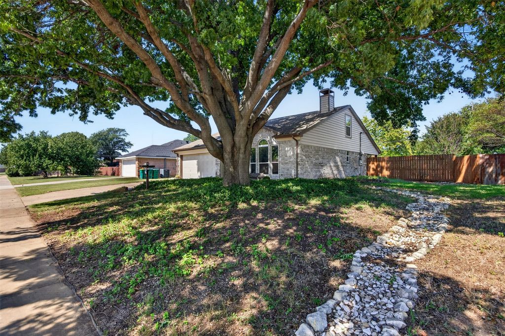 203 Briarglen Drive, Cedar Hill, TX 75104 — photo 3
