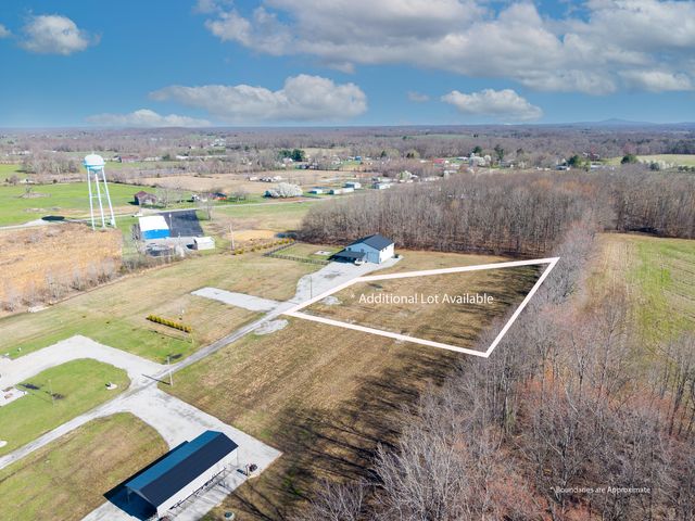 127 Freeman Lake Lane, Russell Springs, KY 42642