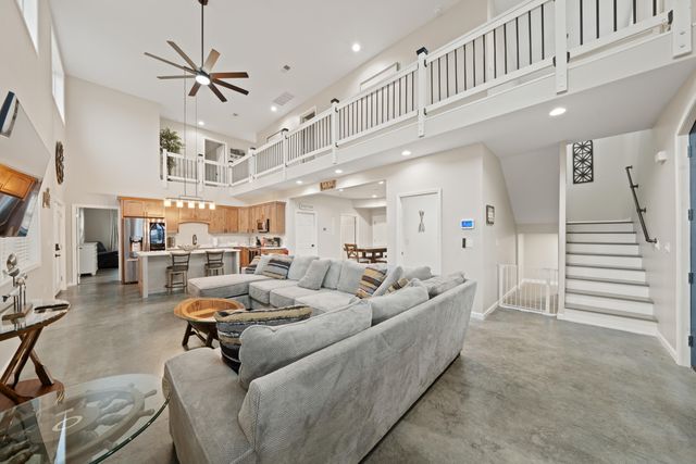 127 Freeman Lake Lane, Russell Springs, KY 42642