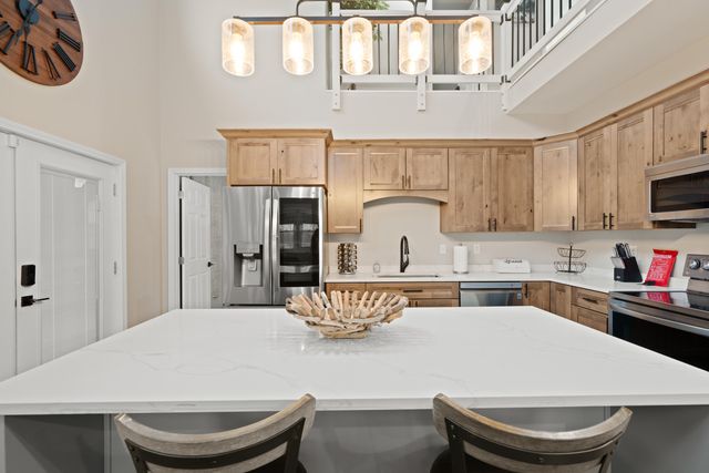 127 Freeman Lake Lane, Russell Springs, KY 42642