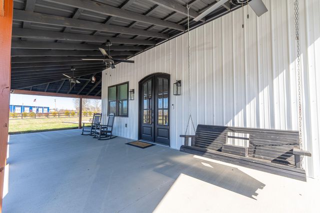 127 Freeman Lake Lane, Russell Springs, KY 42642