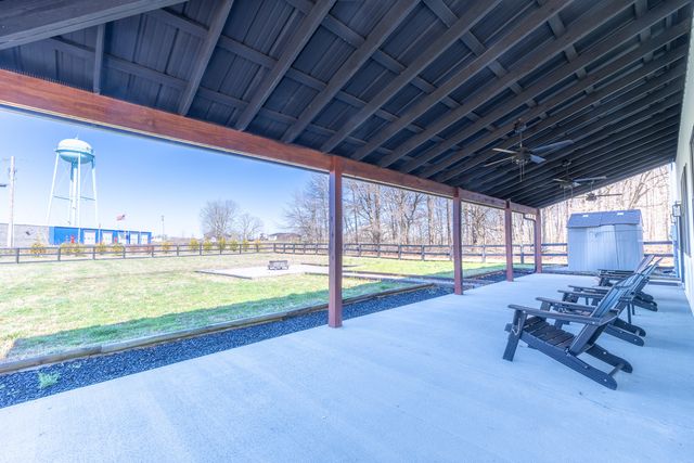 127 Freeman Lake Lane, Russell Springs, KY 42642