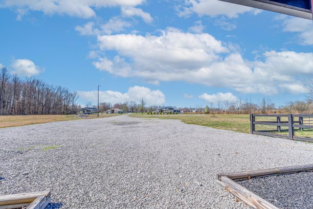 127 Freeman Lake Lane, Russell Springs, KY 42642