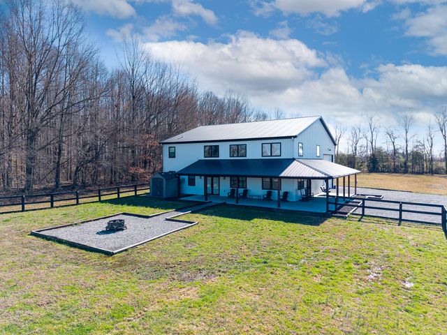 127 Freeman Lake Lane, Russell Springs, KY 42642