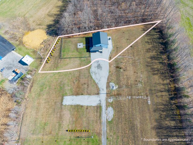 127 Freeman Lake Lane, Russell Springs, KY 42642