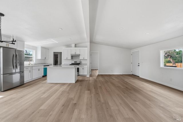 2796 8th St, Clearlake, CA 95422